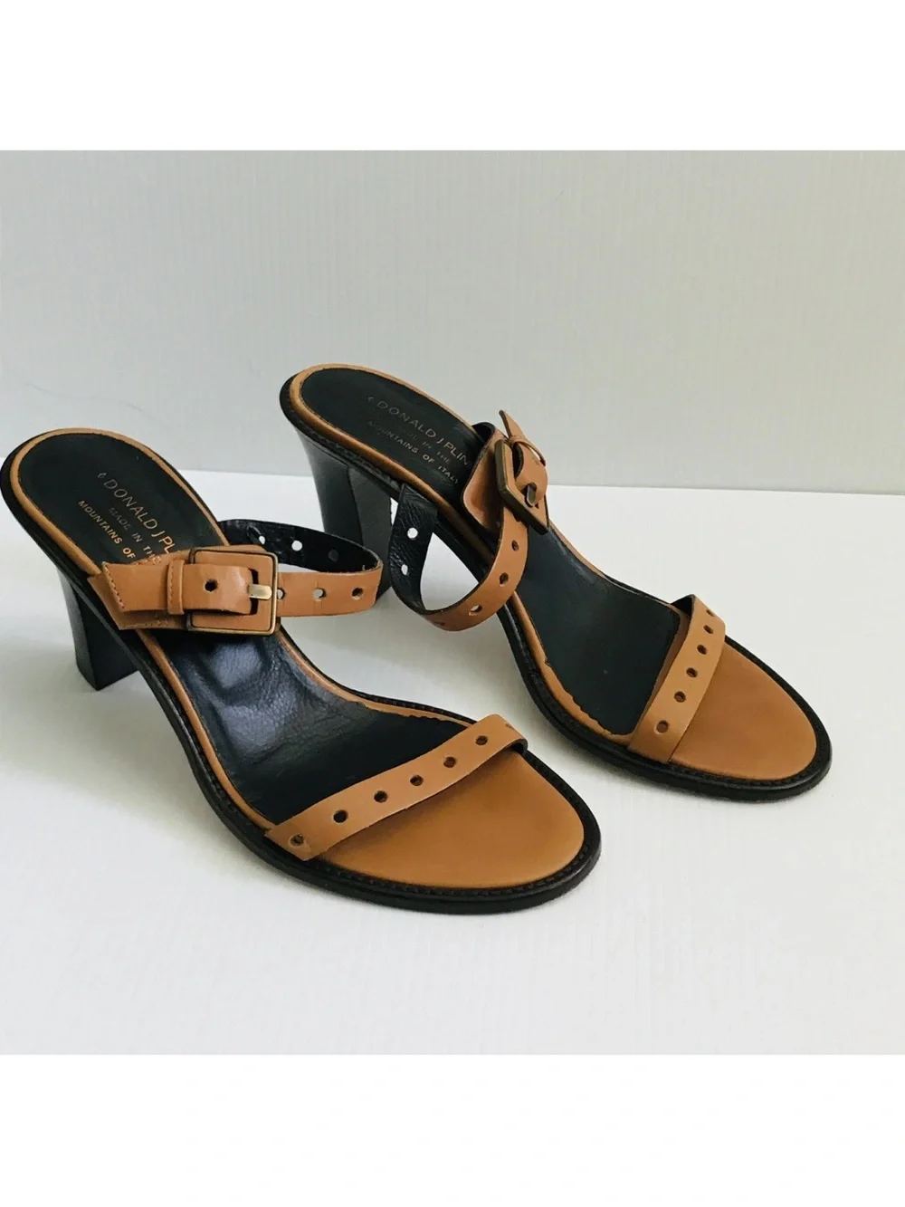 Donald J Pliner Tan Naomy Mule Heels Size 8.5 Buckle Leather Slip On Shoes